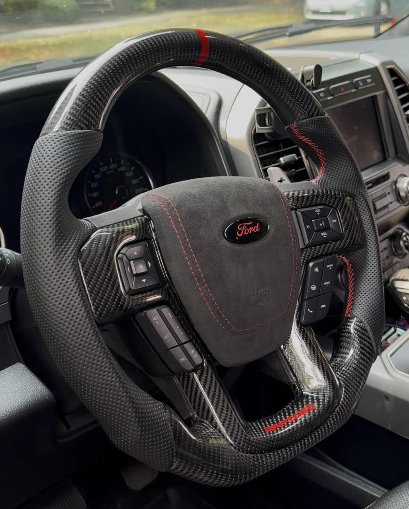 Ford carbon steering wheel installed