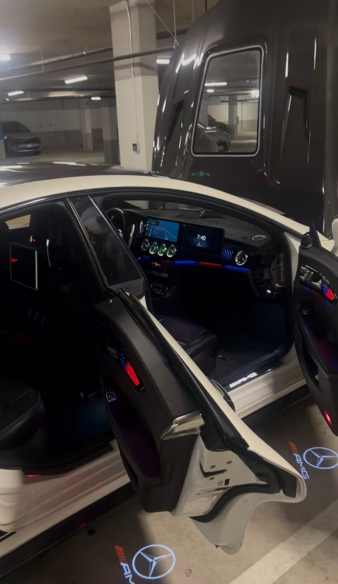 Mercedes digital display & ambient package